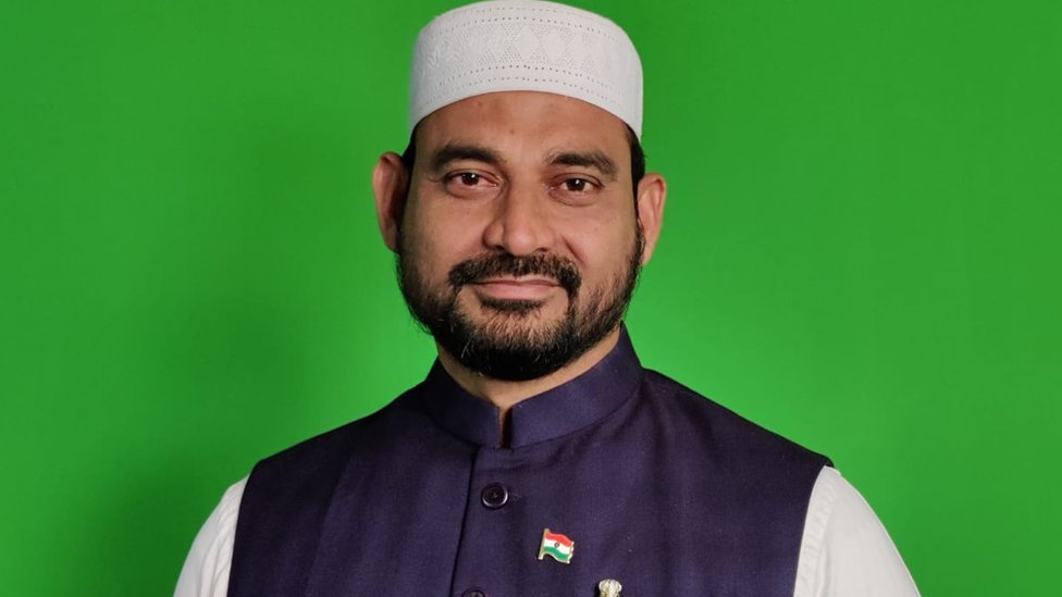 பாஜக சிறுபான்மை தேசிய செயளாலர் இப்ராஹிம் கார் மீது லாரி மோதி விபத்து