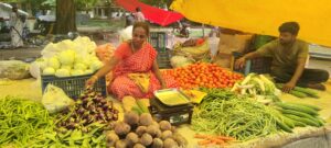 நல்லம்பள்ளி வாரச்சந்தையில்18 டன்னுக்கு மேல் காய்கறிகள் விற்பனை.